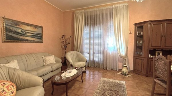 appartamento in vendita ad Aci Catena