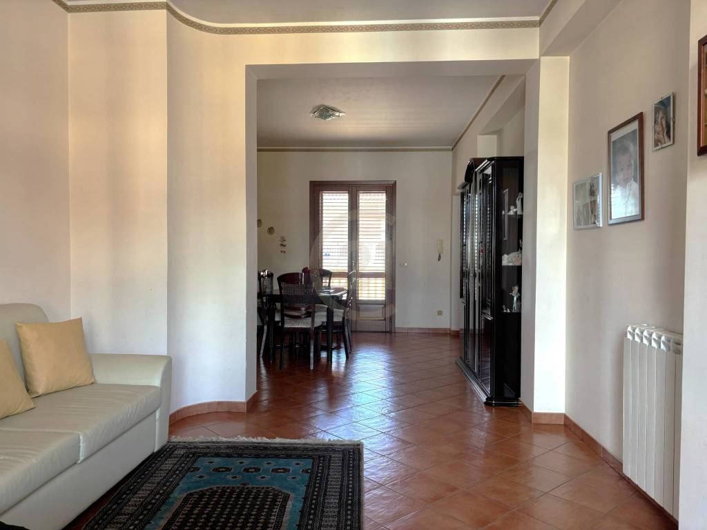 appartamento in vendita ad Aci Catena
