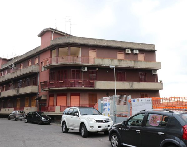 appartamento in vendita ad Aci Catena