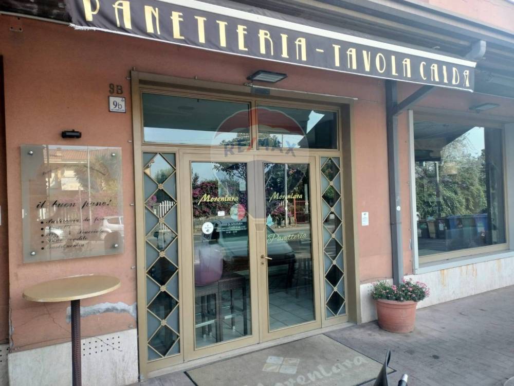 locale commerciale in vendita ad Aci Catena in zona Vampolieri