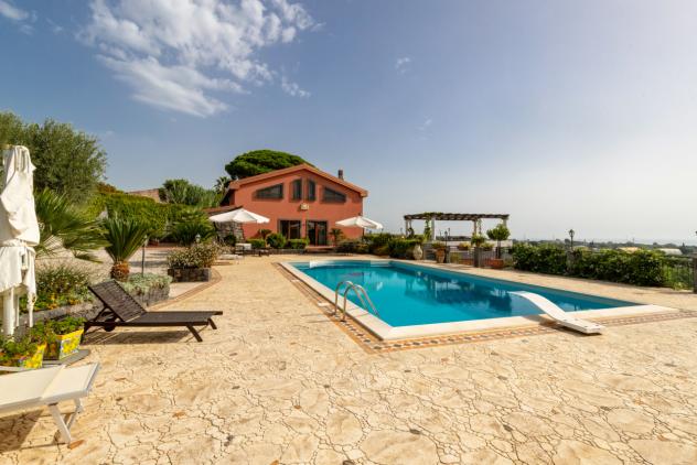 casa indipendente in vendita ad Aci Catena in zona Aci San Filippo