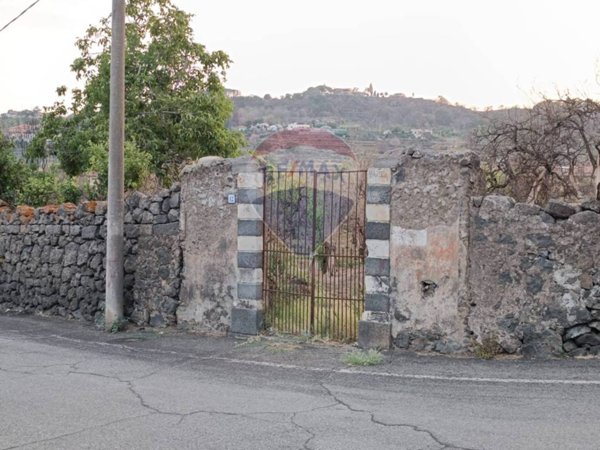 terreno agricolo in vendita ad Aci Catena in zona San Nicolò