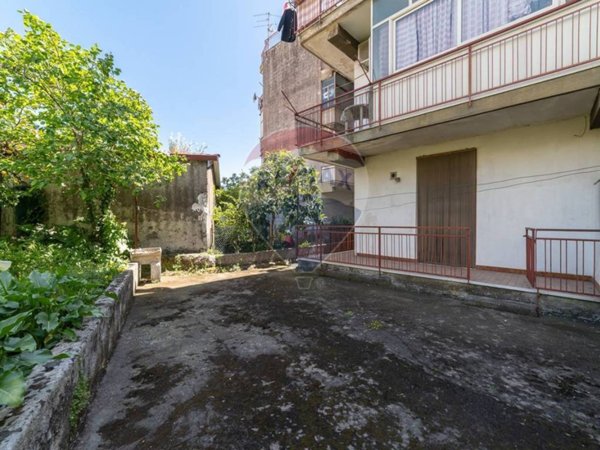 appartamento in vendita ad Aci Catena