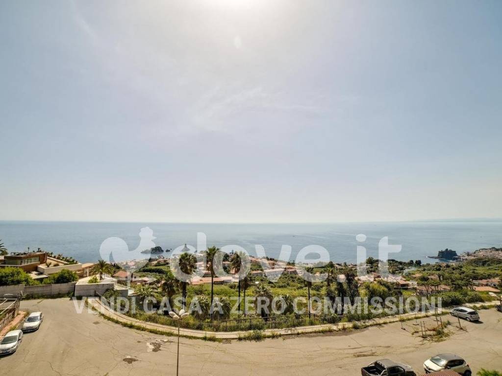 appartamento in vendita ad Aci Catena in zona Vampolieri