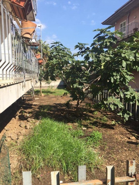 appartamento in vendita ad Aci Catena