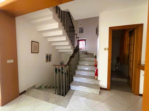 casa indipendente in vendita ad Aci Catena