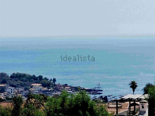 casa indipendente in vendita ad Aci Catena