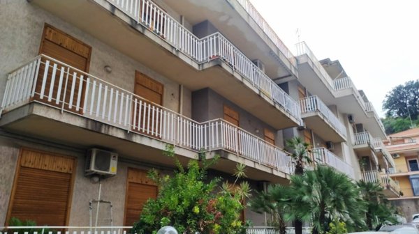 appartamento in vendita ad Aci Catena
