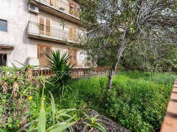appartamento in vendita ad Aci Catena