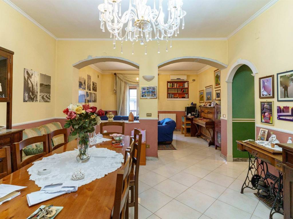 appartamento in vendita ad Aci Catena