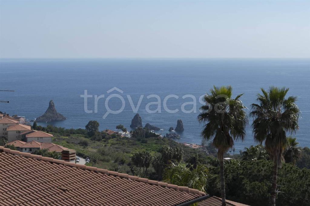 casa indipendente in vendita ad Aci Catena