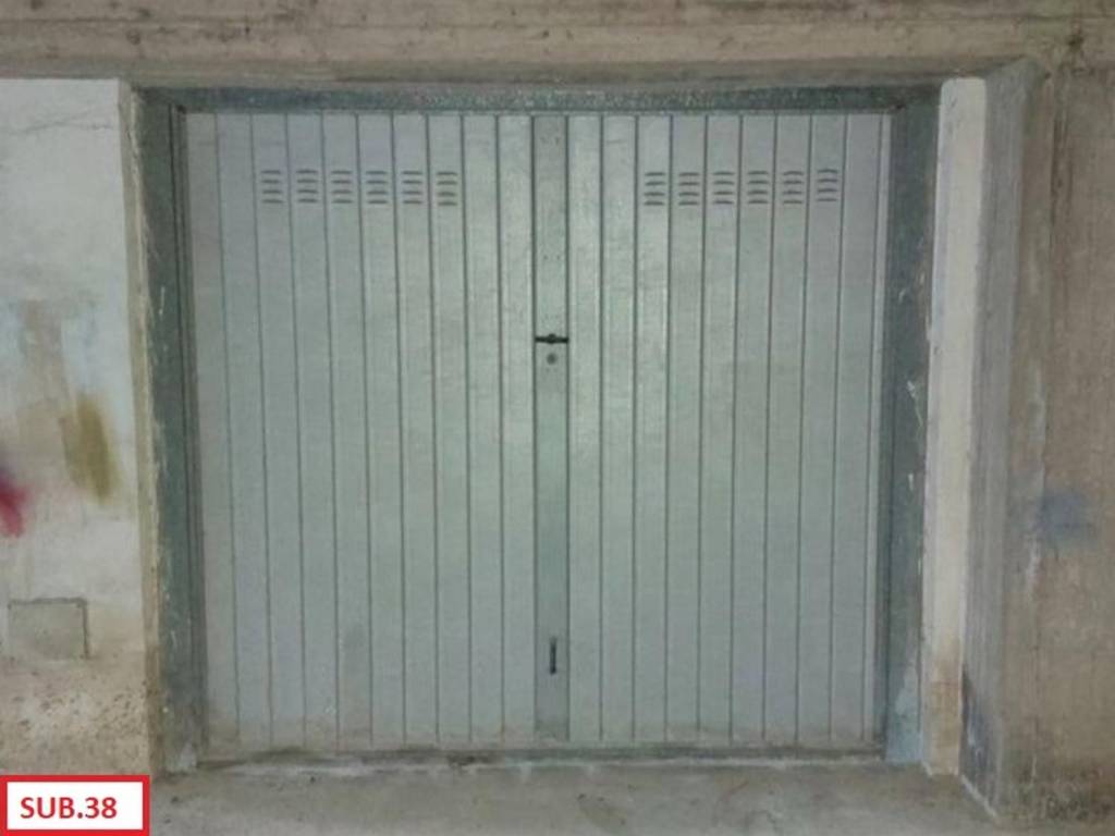 appartamento in vendita ad Aci Catena in zona Vampolieri