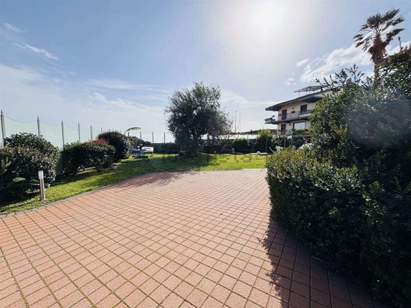 casa indipendente in vendita ad Aci Catena