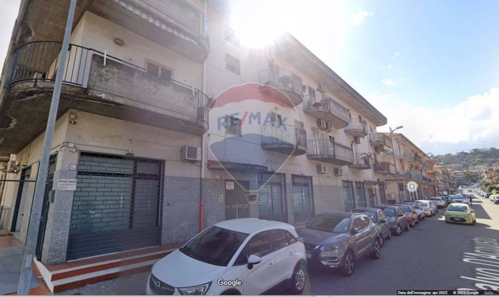 appartamento in vendita ad Aci Catena