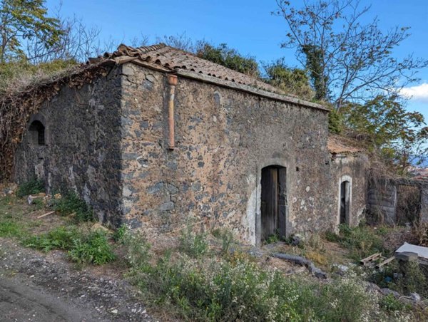 terreno agricolo in vendita ad Aci Catena
