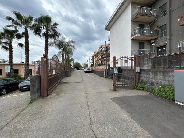 appartamento in vendita ad Aci Catena