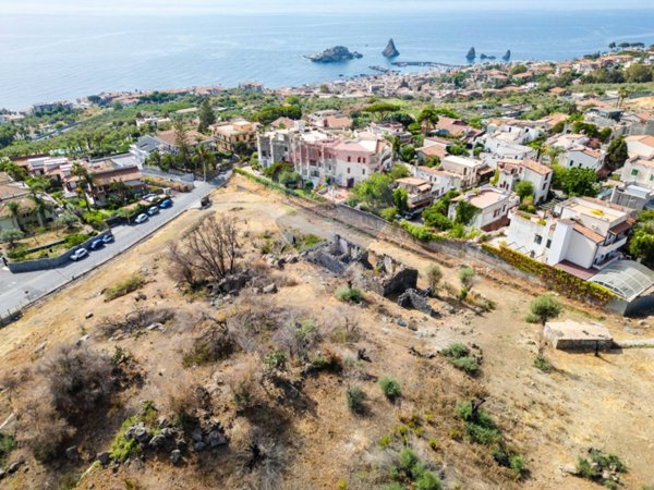 terreno edificabile in vendita ad Aci Catena in zona Vampolieri