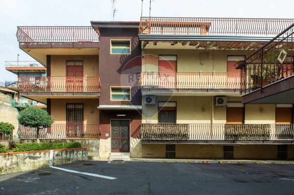 appartamento in vendita ad Aci Catena