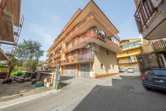 appartamento in vendita ad Aci Catena