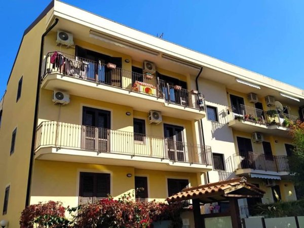 appartamento in vendita ad Aci Catena in zona San Nicolò