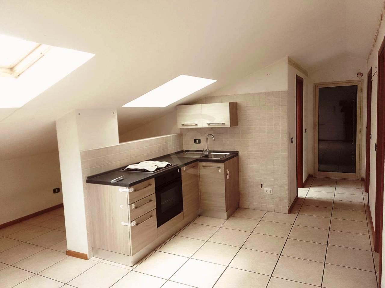 appartamento in vendita ad Aci Catena