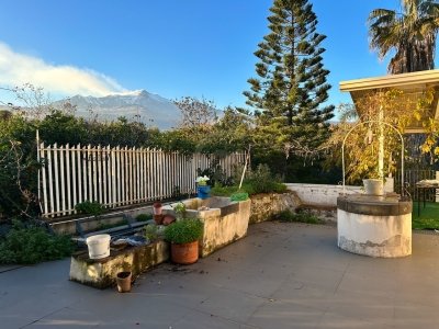 casa indipendente in vendita ad Aci Catena