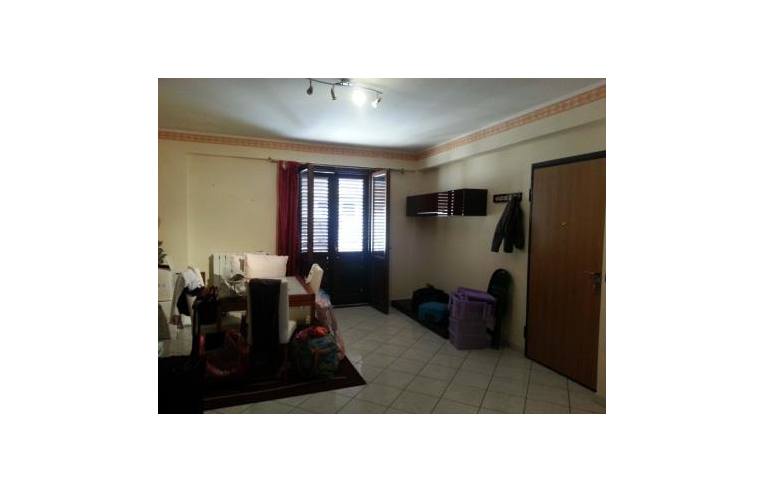 appartamento in vendita ad Aci Catena in zona Aci San Filippo