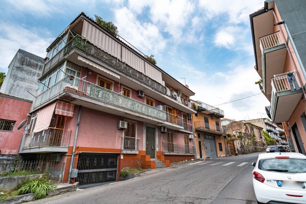 appartamento in vendita ad Aci Catena in zona Aci San Filippo