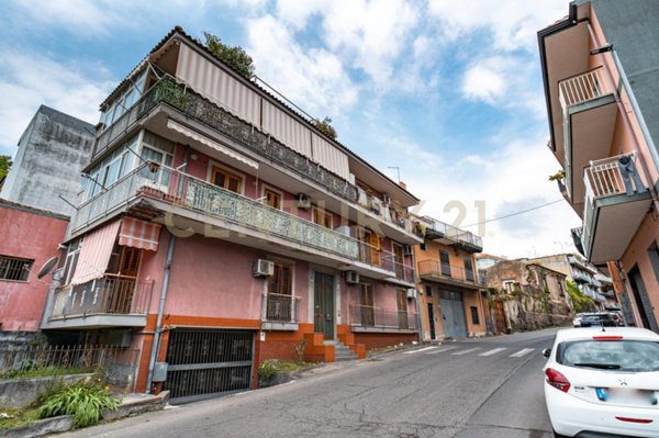 appartamento in vendita ad Aci Catena in zona Aci San Filippo
