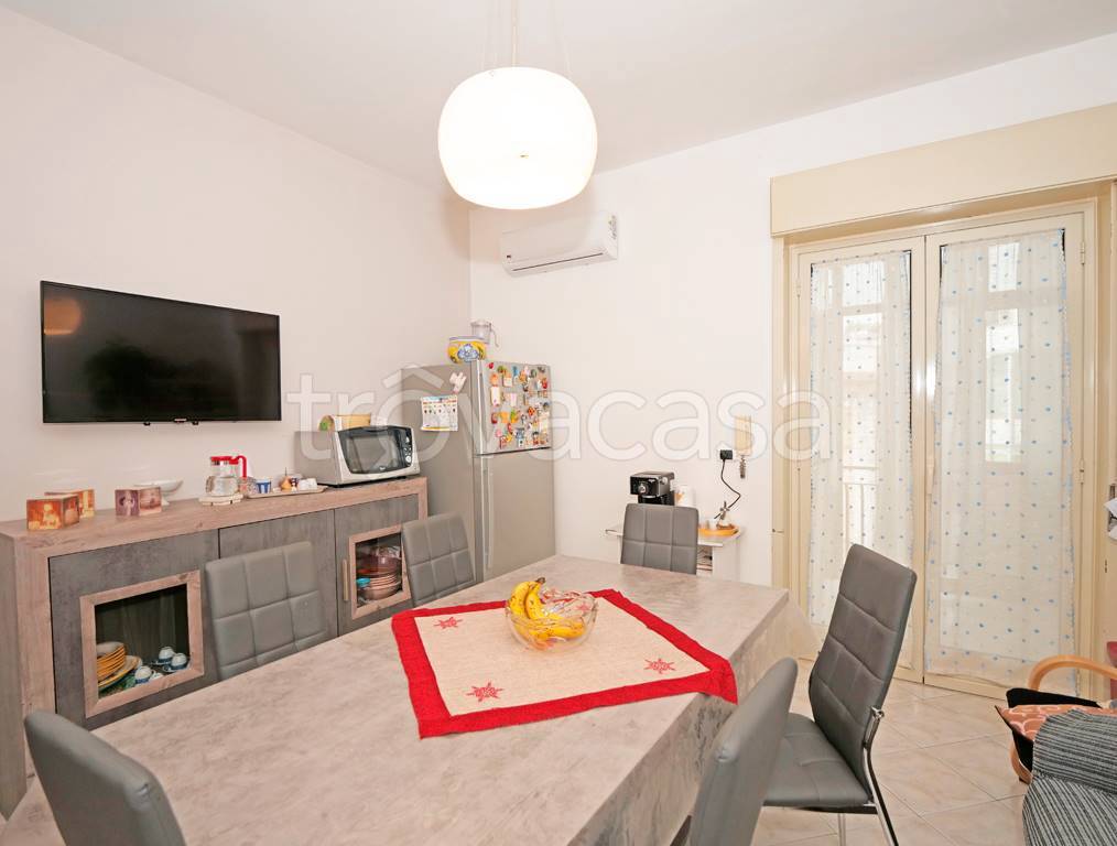 appartamento in vendita ad Aci Catena