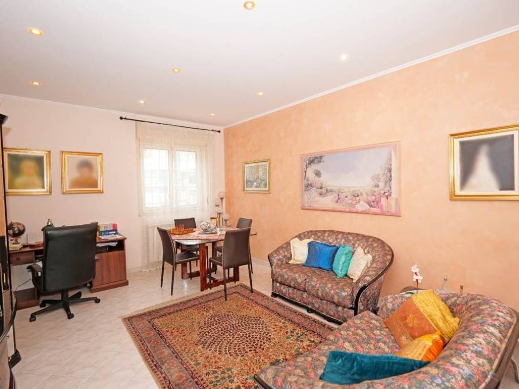 appartamento in vendita ad Aci Catena