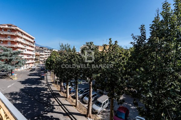 appartamento in vendita ad Aci Catena