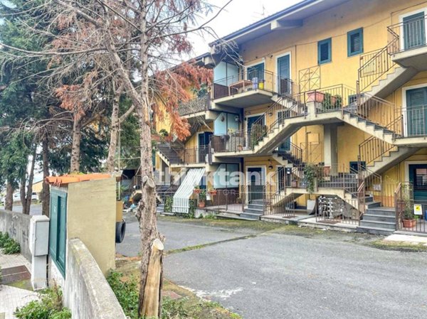 appartamento in vendita ad Aci Catena