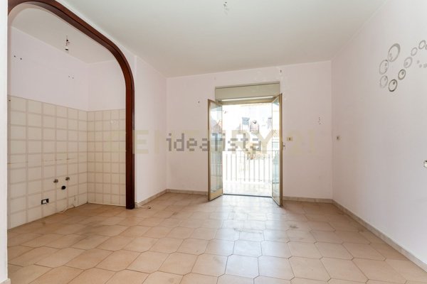 appartamento in vendita ad Aci Catena