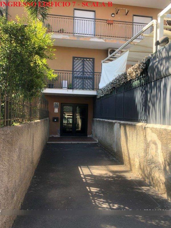 appartamento in vendita ad Aci Catena