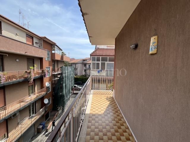 casa indipendente in vendita ad Aci Catena