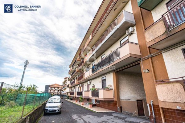 appartamento in vendita ad Aci Catena in zona Aci San Filippo
