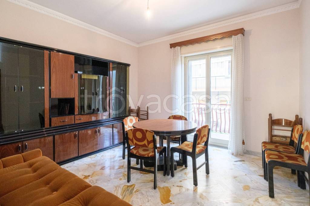 appartamento in vendita ad Aci Catena