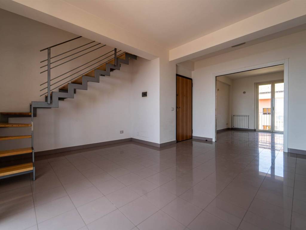 appartamento in vendita ad Aci Catena