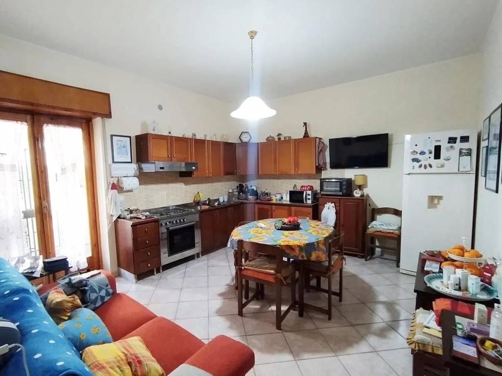 appartamento in vendita ad Aci Catena