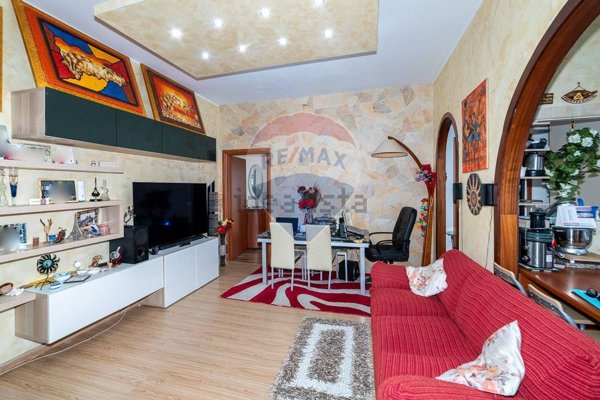 appartamento in vendita ad Aci Catena