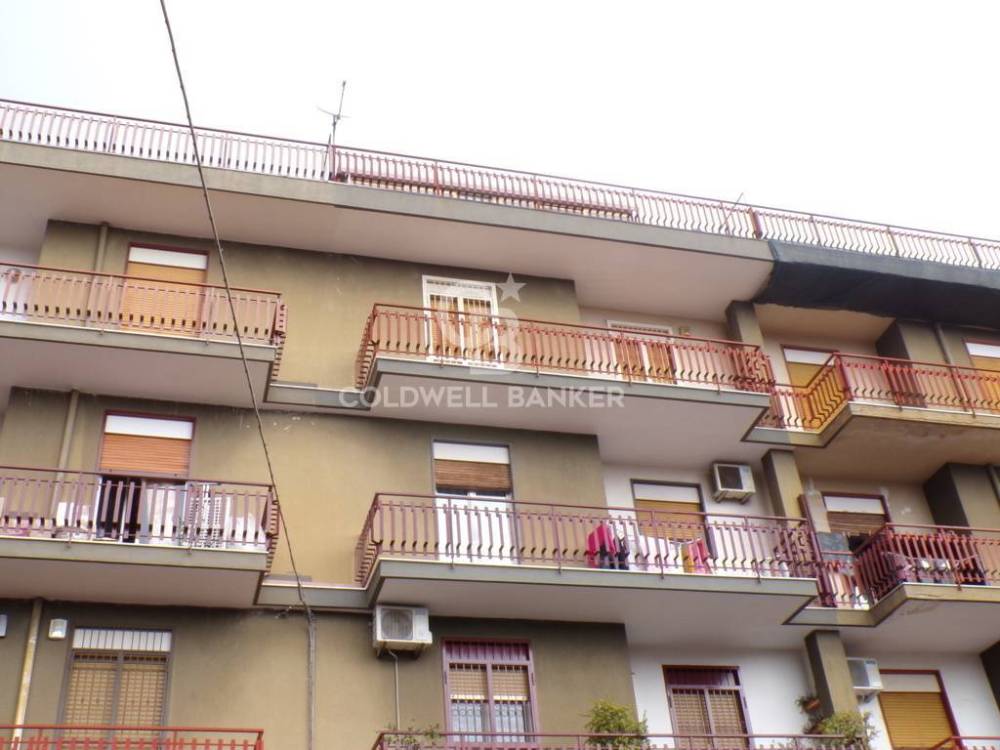 appartamento in vendita ad Aci Catena