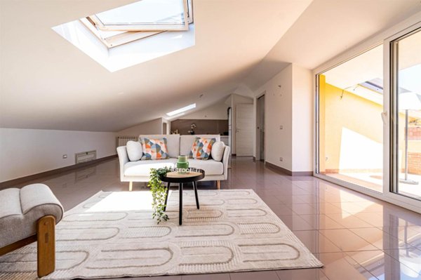 appartamento in vendita ad Aci Catena