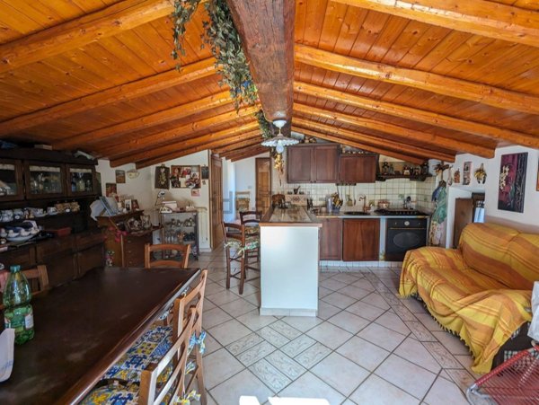 casa indipendente in vendita ad Aci Catena in zona Aci San Filippo