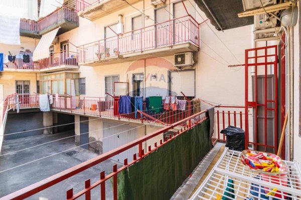 appartamento in vendita ad Aci Catena