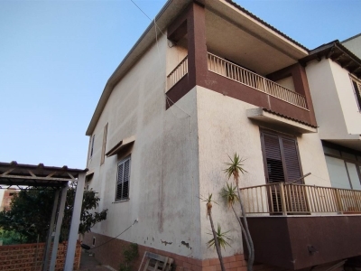 casa indipendente in vendita ad Aci Catena