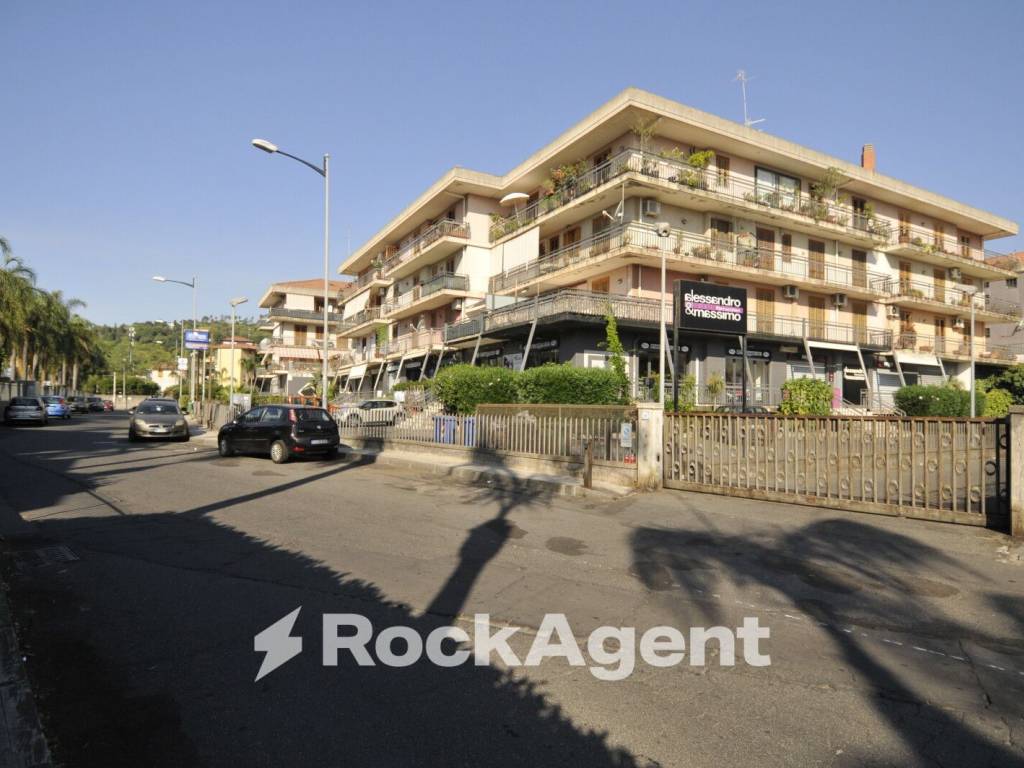 appartamento in vendita ad Aci Catena in zona San Nicolò