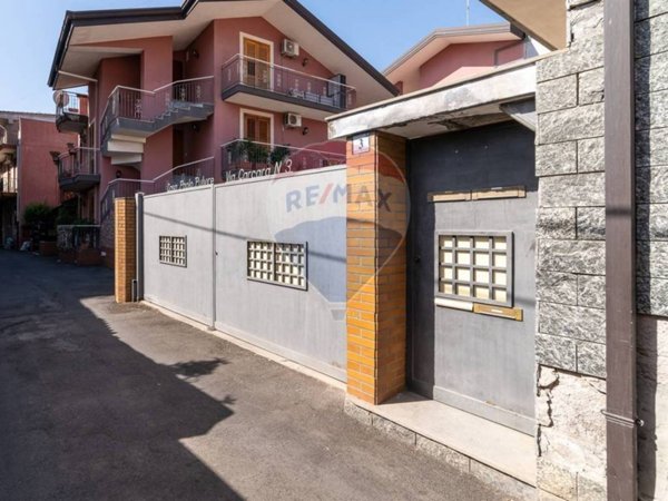 appartamento in vendita ad Aci Catena