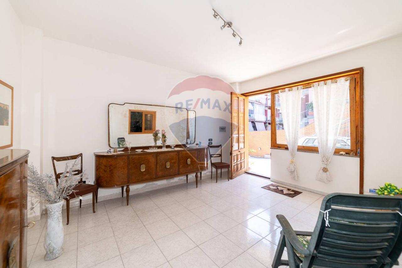 appartamento in vendita ad Aci Catena