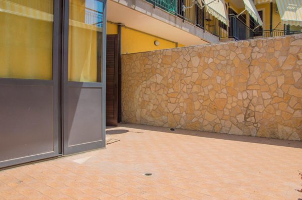 appartamento in vendita ad Aci Catena